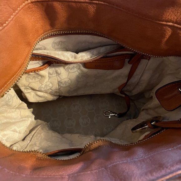 SOLD♥ Authentic Michael Kors Camel Bucketbag - Picture 9 of 12
